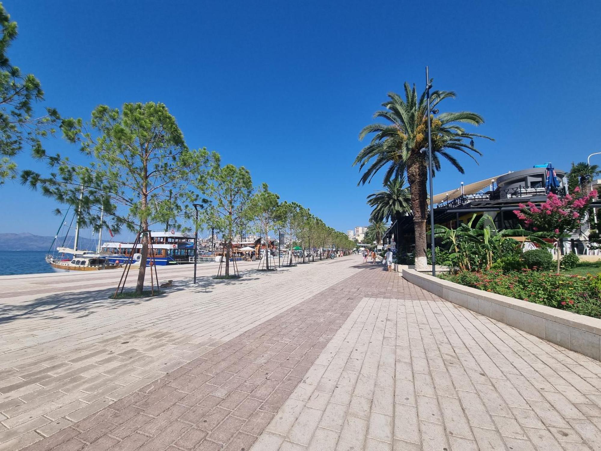 Saint Tropez Apartment Sarandë Eksteriør billede