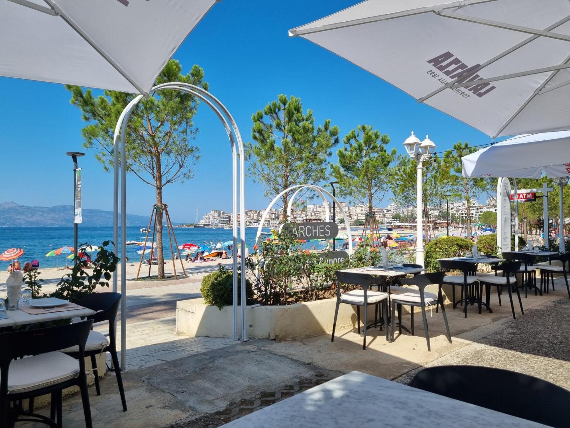 Saint Tropez Apartment Sarandë Eksteriør billede