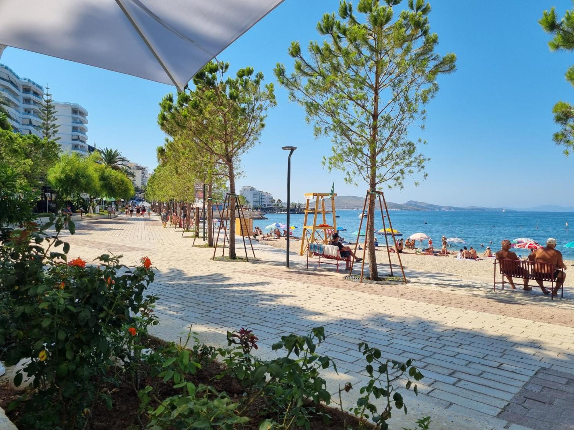 Saint Tropez Apartment Sarandë Eksteriør billede